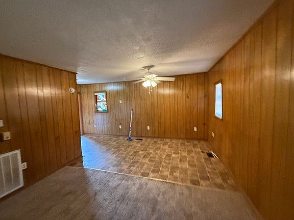 3rd image of 1908 W Walnut St