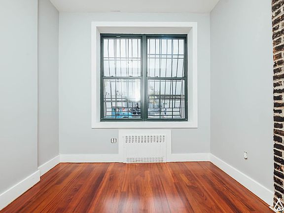 4th image of 1013 Pacific St #1B