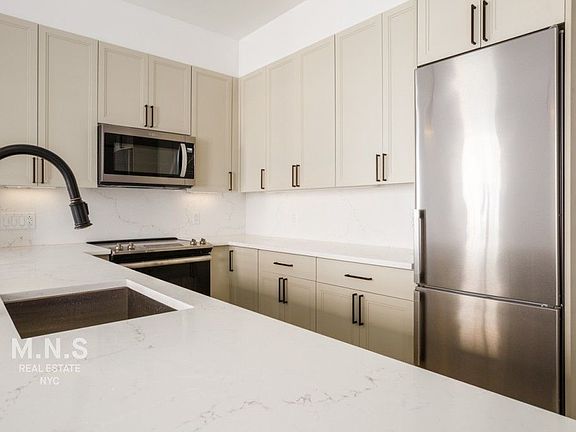 3rd image of 230 W 97th St APT 4A