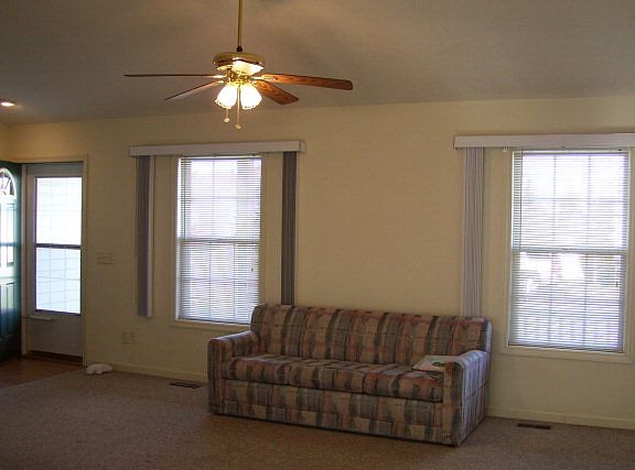 3rd image of 39 Somerset Dr