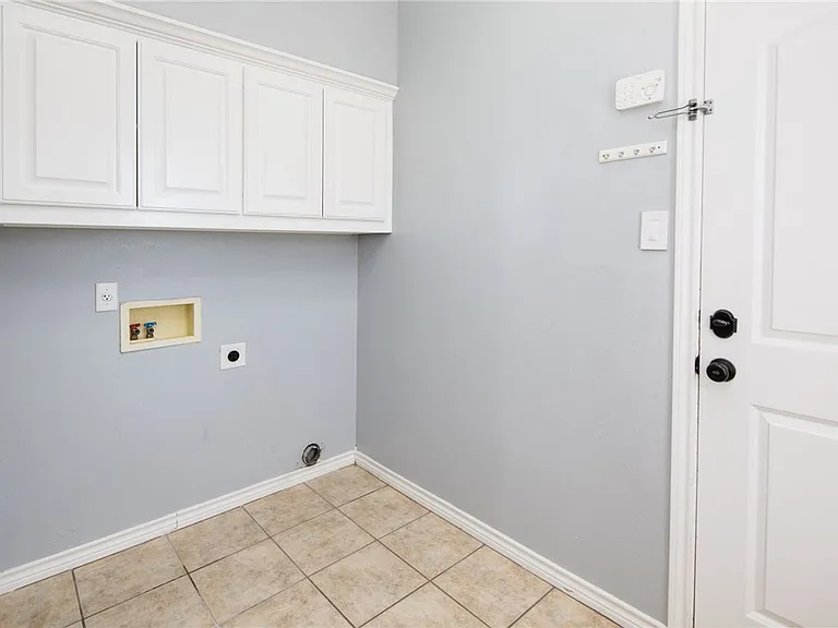 3715 Bridle Ct — Photo 22
