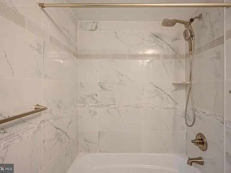 7827 Crystal Brook Way — Photo 37