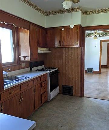 4th image of 816 Logan Ave