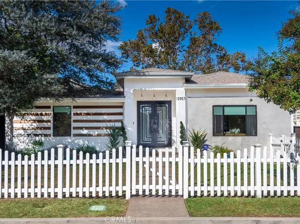 13957 Hesby St, Sherman Oaks, CA 91423