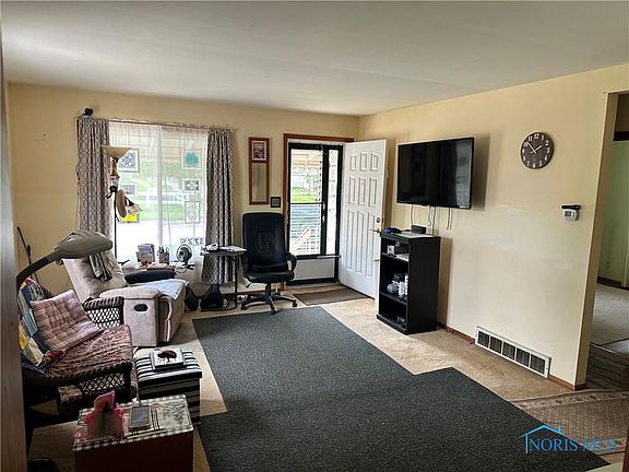 2nd image of 3725 146th St