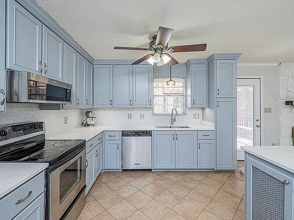 3rd image of 6126 Knob Knoster Rd