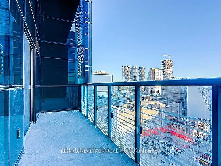 386 Yonge St #1112 — Photo 16