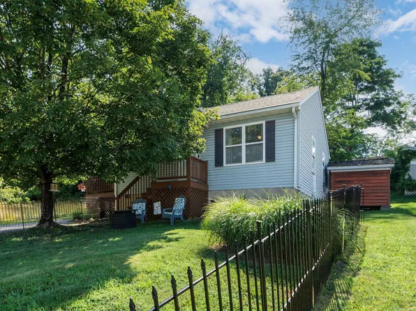 1404 Peach St, Waynesboro, VA 22980