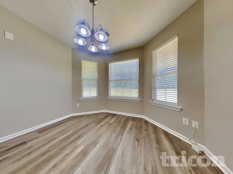 253 Cobblestone Ln — Photo 5