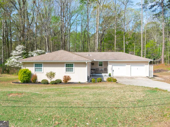 135 Deep Forest Ln, Fayetteville, GA 30215