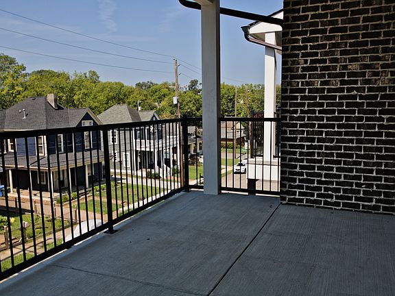 5th image of 1805 Duncan Ave #1B-2Ba-703Sqft