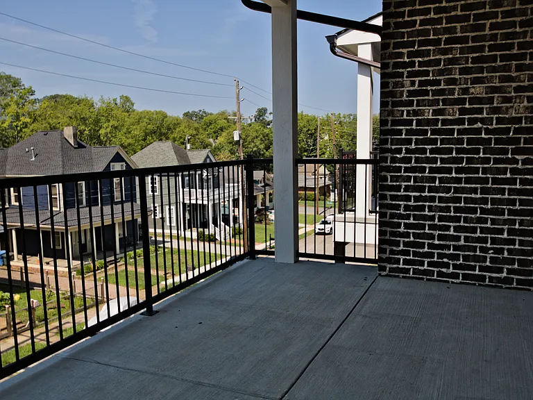 1805 Duncan Ave — Photo 5