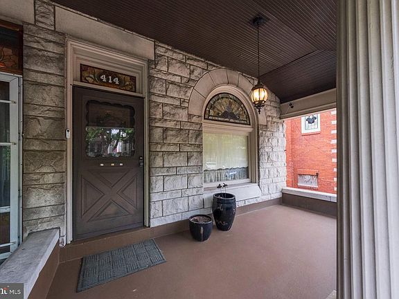 2nd image of 414 Spring St
