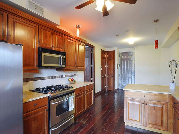 4th image of 12-14 31st Ave #66