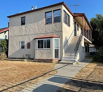 1945 W Vernon Ave #1/2 — Photo 1