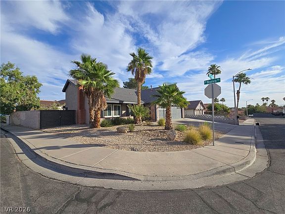 2nd image of 319 Esquina Dr