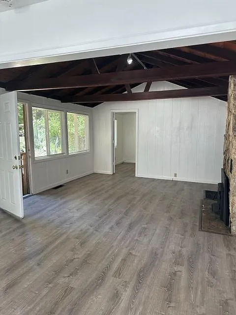 3 bed, 1100 sqft, $3,000 — Photo 4