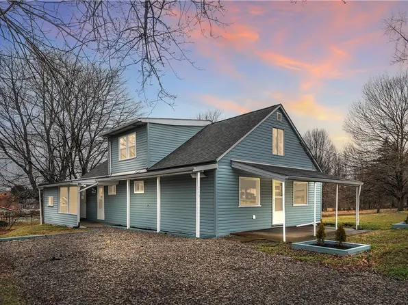 213 School St, Bradenville, PA 15620