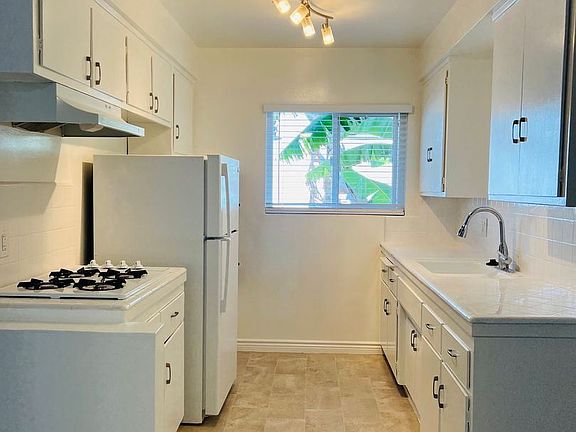 4th image of 11618 Gorham Ave APT 3