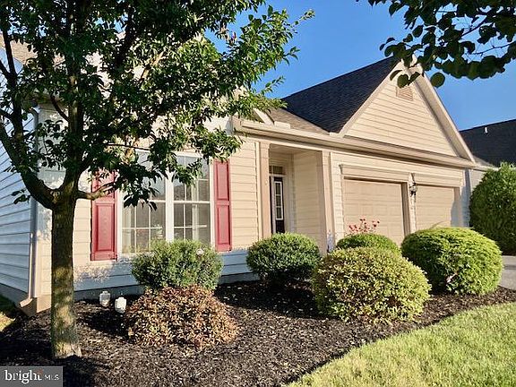 2nd image of 62 Springhouse Ln