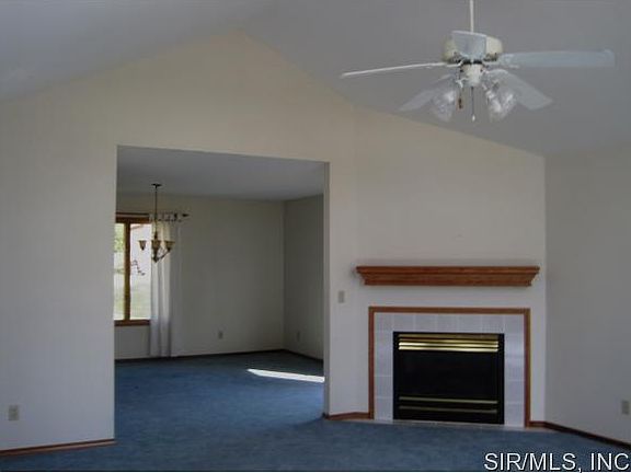 5th image of 1208 W Woodfield Dr