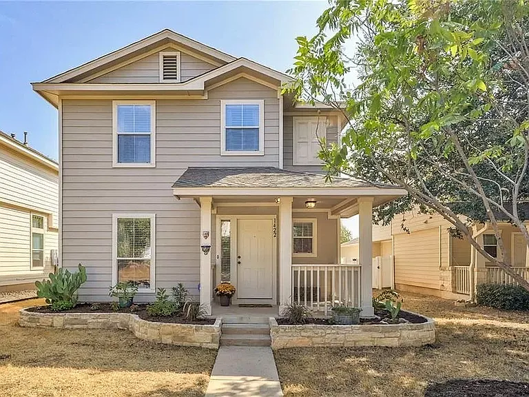 1422 Davis Mountain Loop — Photo 1