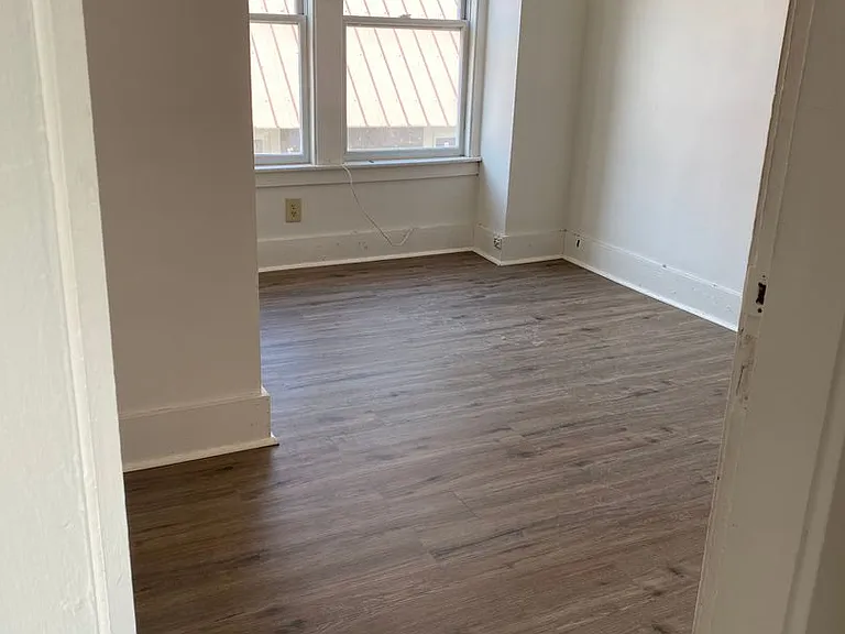 120 Main St. — Photo 8