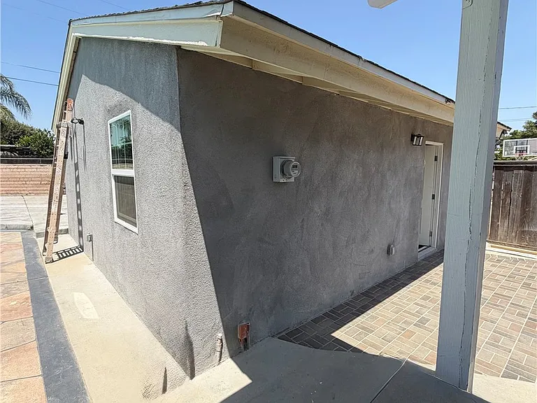 5439 Greenbrier Dr — Photo 13