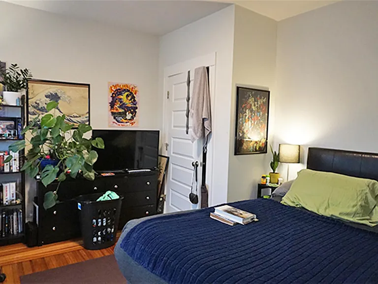 15 Ashland St — Photo 3