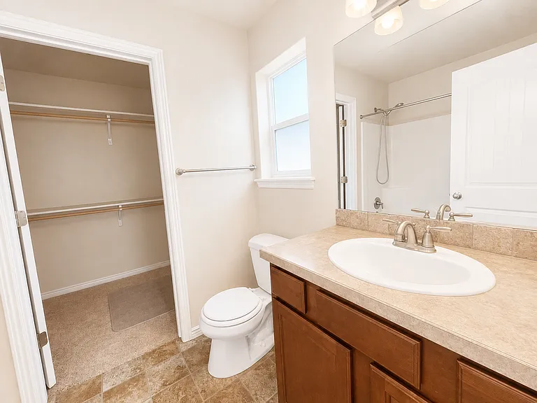 316 Jeannie Way — Photo 4