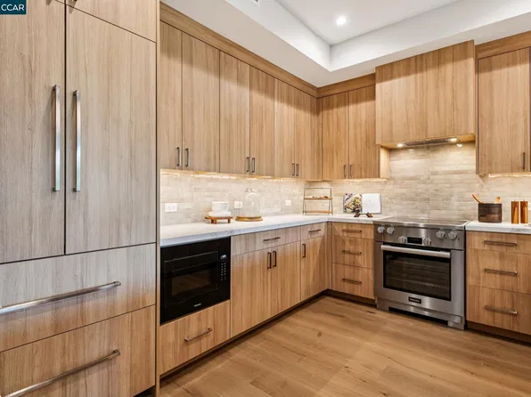 375 W El Pintado Rd #201, Danville, CA 94526