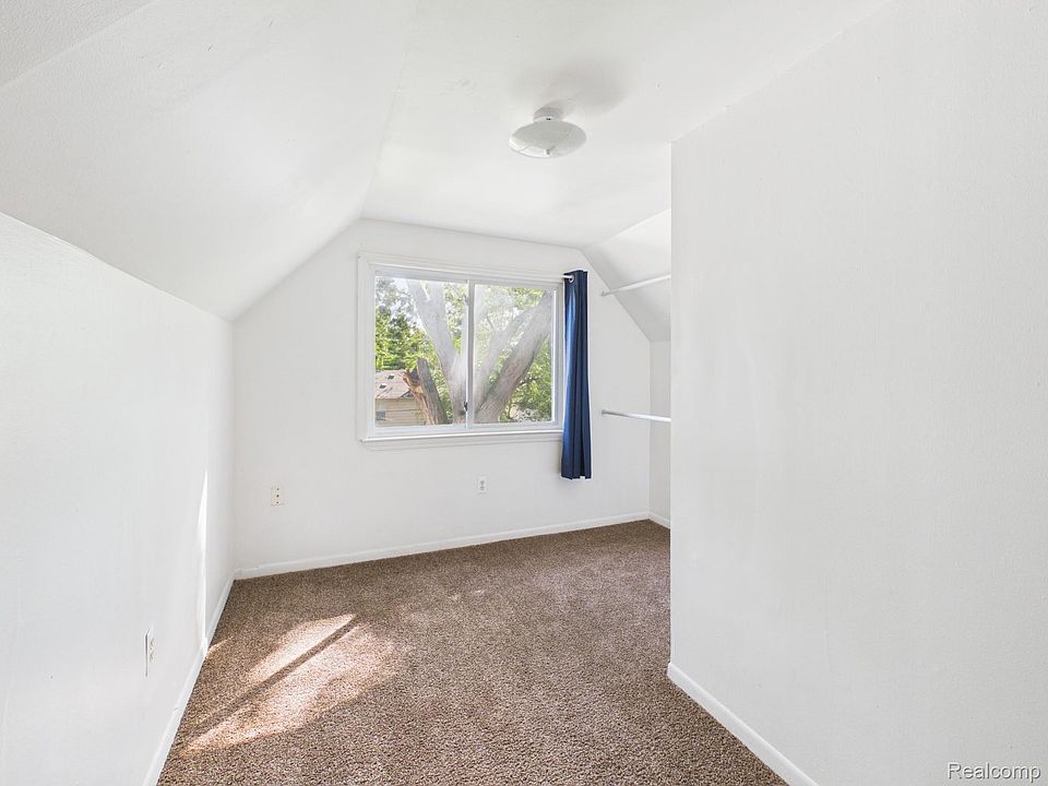 8262 Packard Ave, photo 14