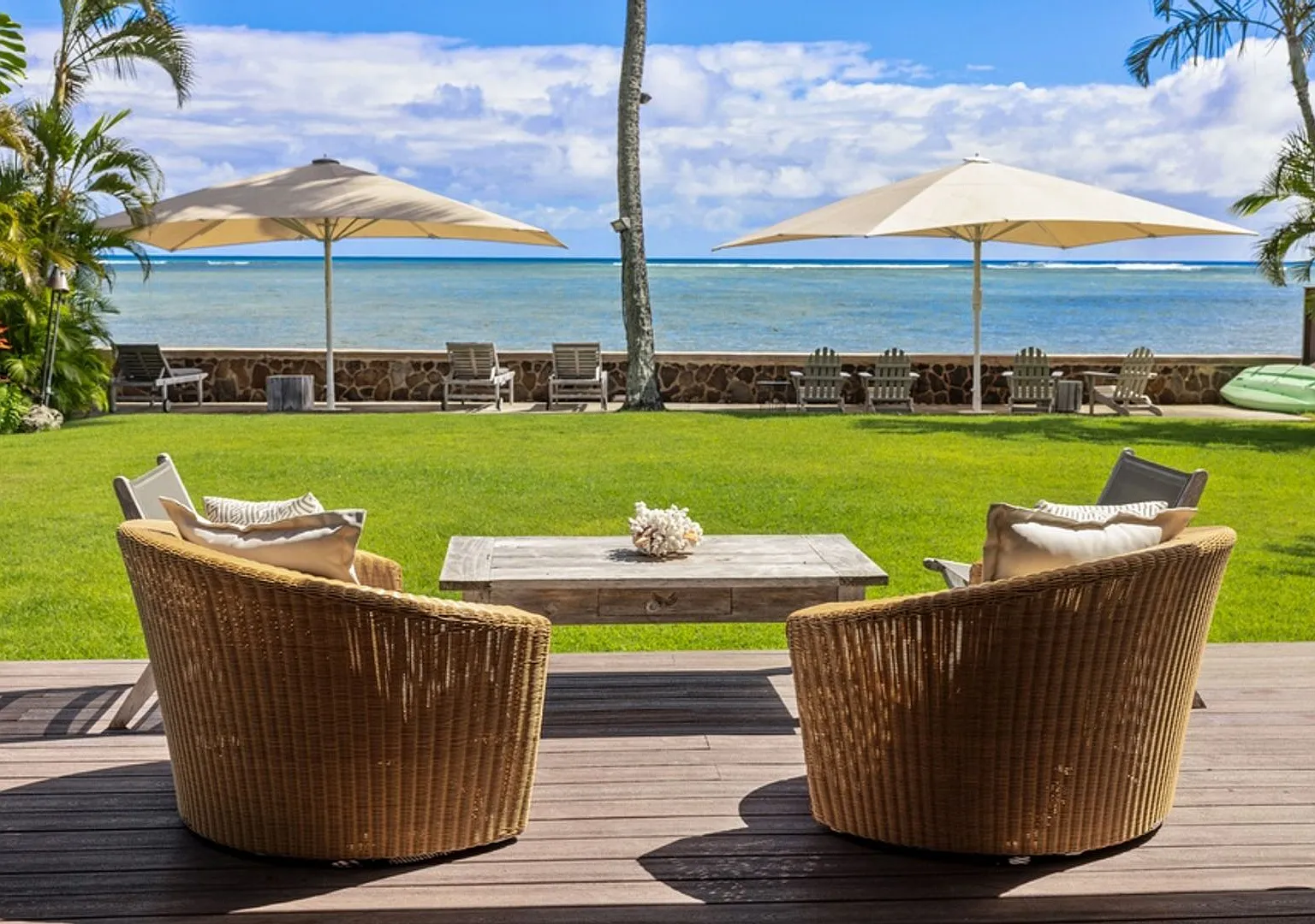 Gorgeous Oceanfront Home w/Private Pool, Jacuzzi, & Sunset Views. Moana Lani — Photo 1