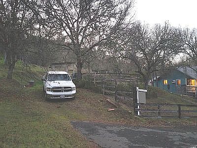 Lot is between two homes