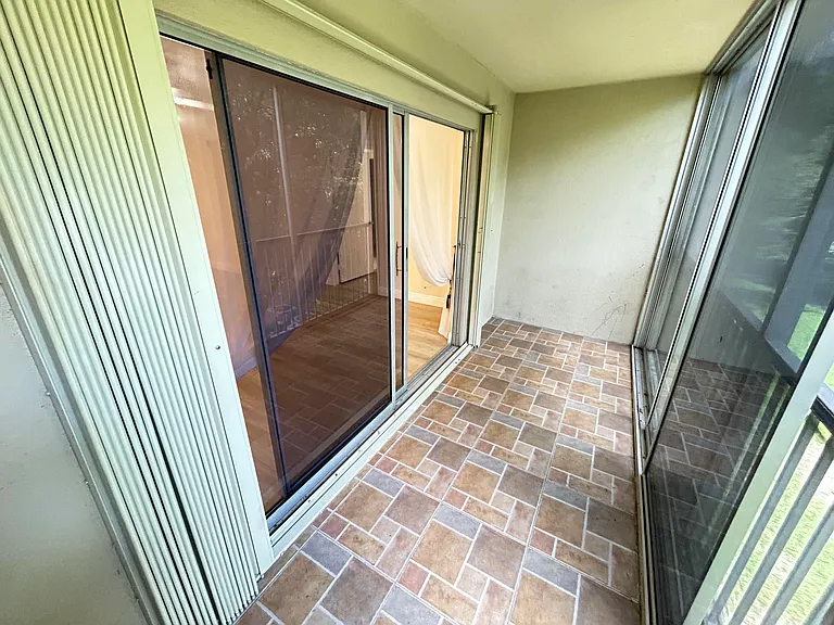 900 SW 142nd Ave #202L — Photo 38