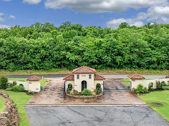 3rd image of 452723 Preakness Dr