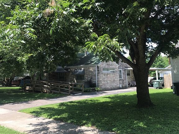 2nd image of 941 Wrenwood St