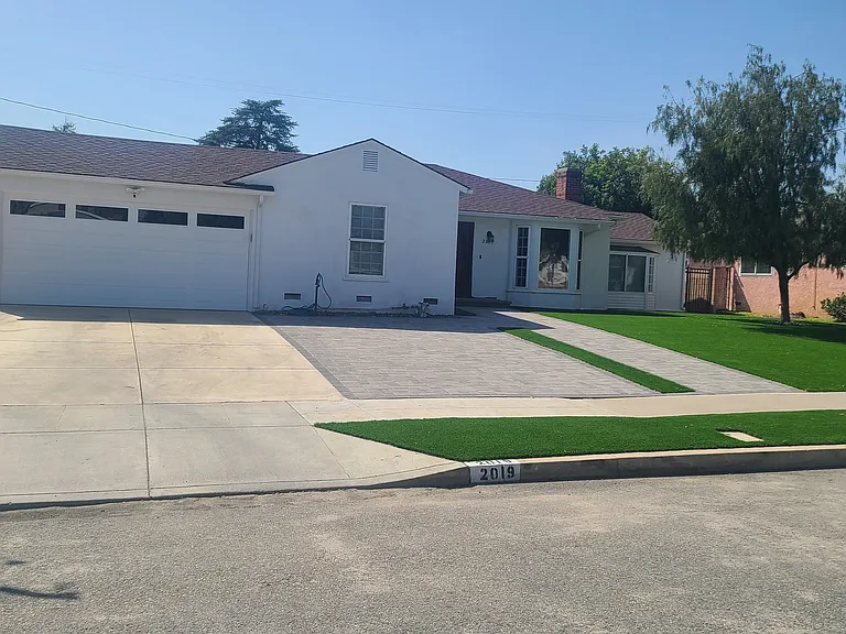 2019 N Manning St — Photo 2