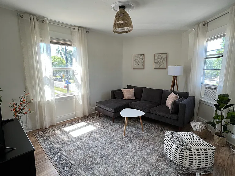 1155 Plymouth Ave S #1 — Photo 8