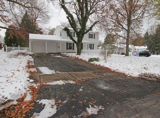 221 Paddy Hill Dr, Rochester, NY 14616