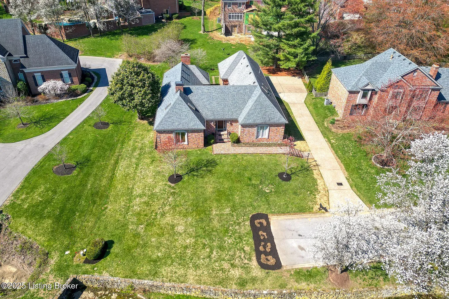 328 Blankenbaker Ln photo 1