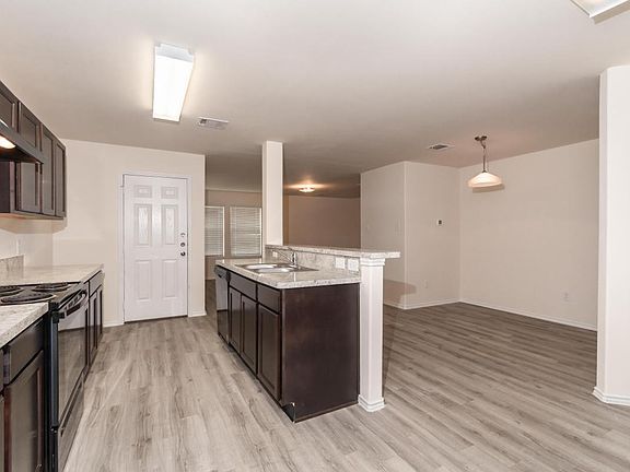 5th image of 7606 Merrylands Dr