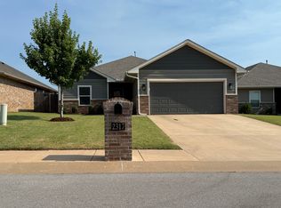 2317 Fallview Dr, Edmond, OK 73034