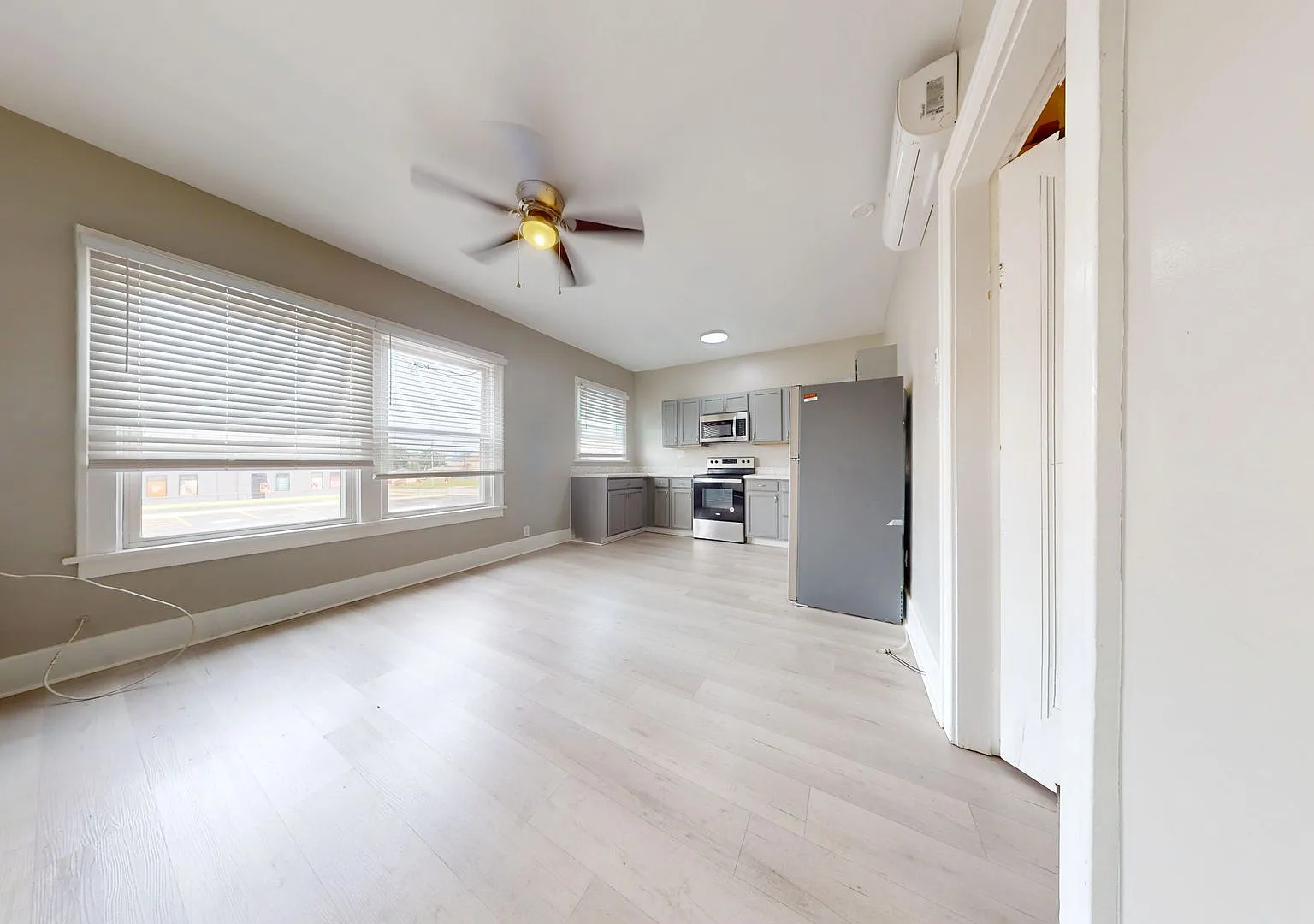 219 W Church St — Photo 4