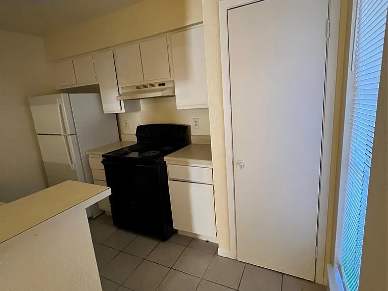 9000 Bissonnet St #705 — Photo 10