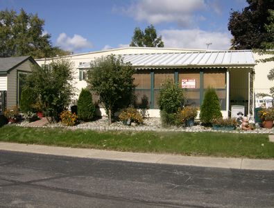 210 Pinewood Dr, White Lake, MI, 48386