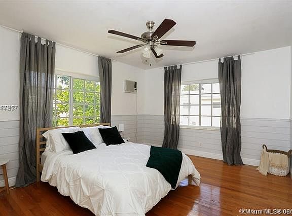 4th image of 233 Madeira Ave #1