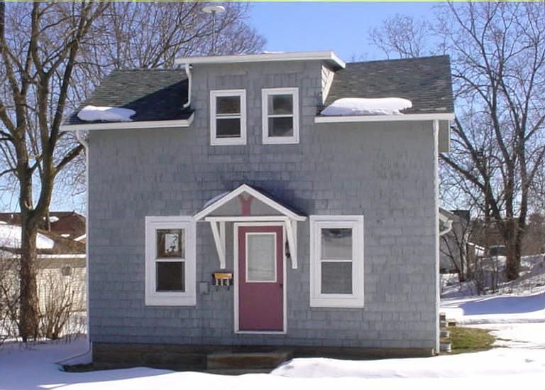 1st image of 114 S 4th St