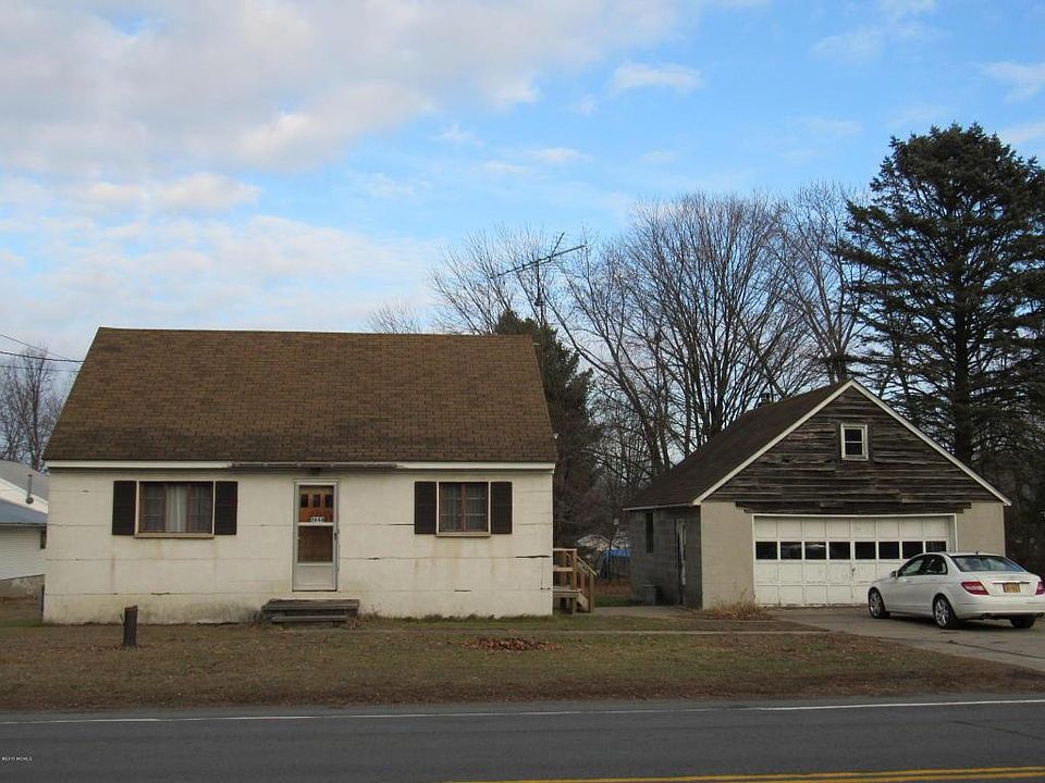 1st image of 3648 Burgoyne Ave