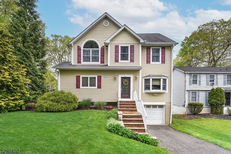 25 Oakland Ave photo 1